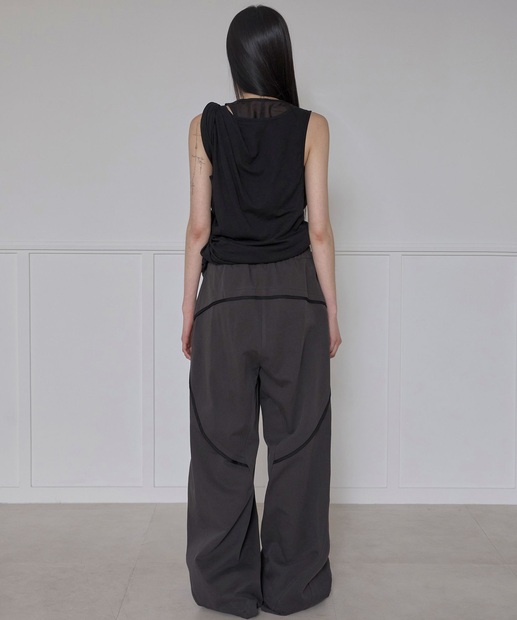 MUSINSA | FLAREUP Asymmetrical Wide Pants (FL-253_Charcoal)