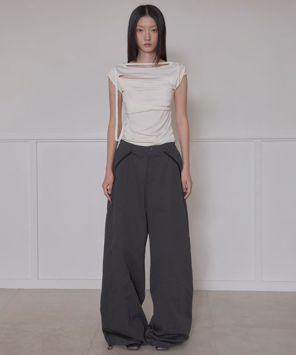 플레어업(FLAREUP) Asymmetrical Wide Pants (FL-253_Charcoal)