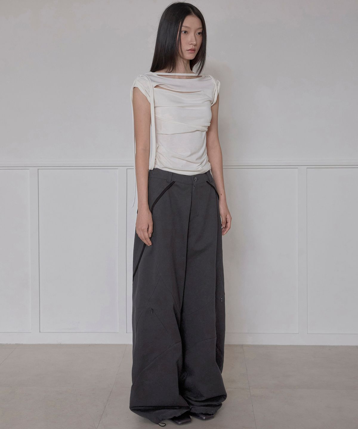 플레어업(FLAREUP) Asymmetrical Wide Pants (FL-253_Charcoal)