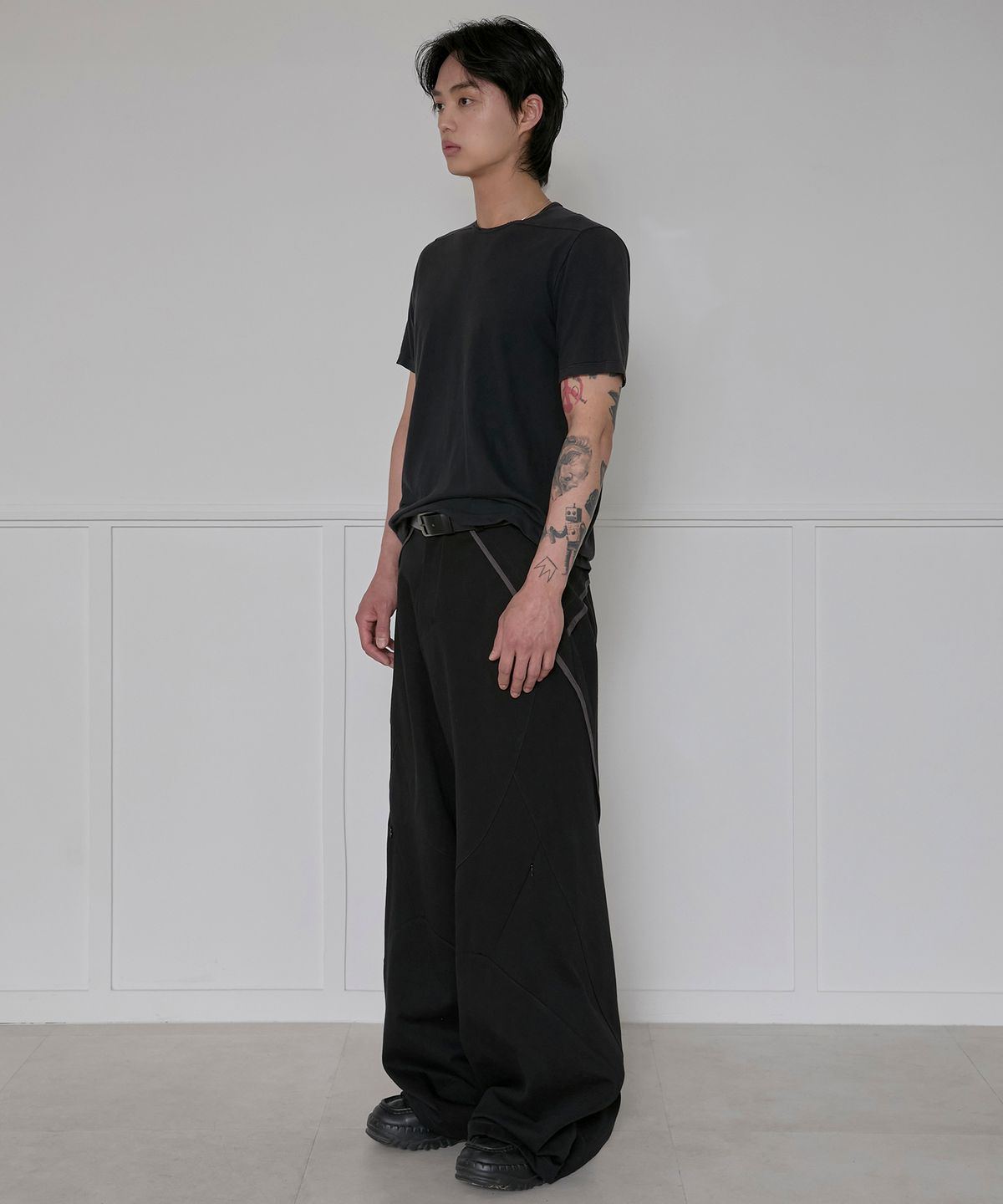 플레어업(FLAREUP) Asymmetrical Wide Pants (FL-253_Charcoal)