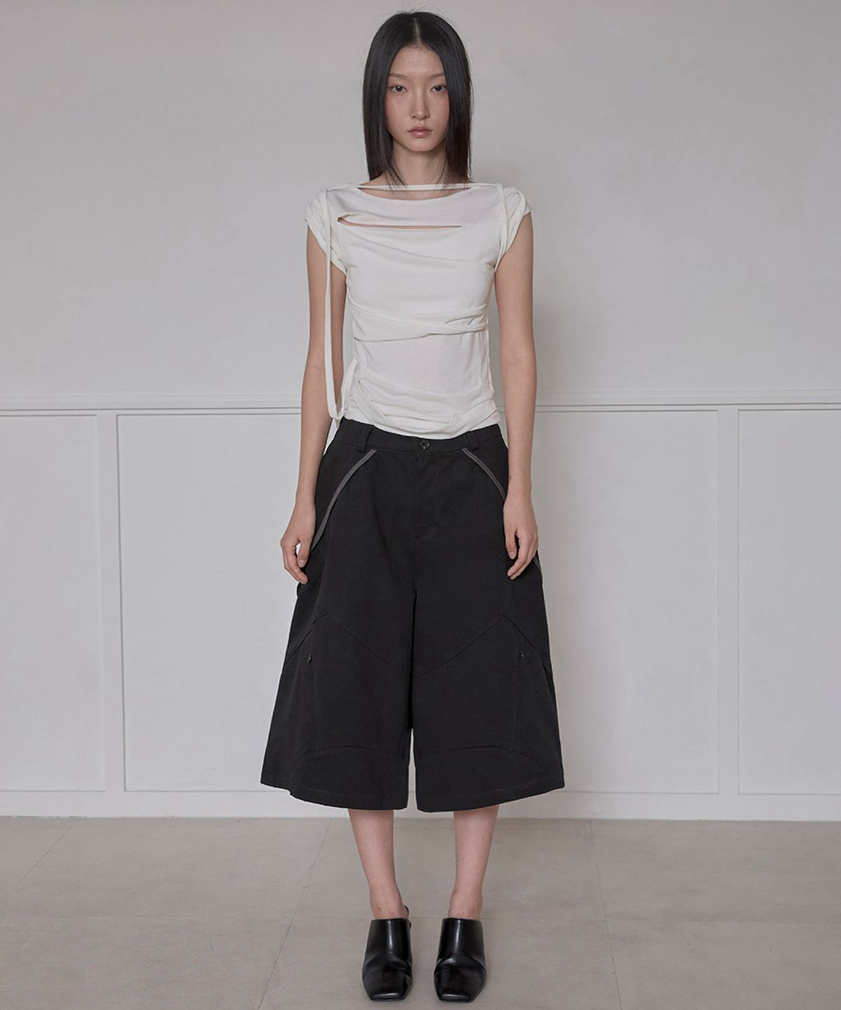 플레어업(FLAREUP) Asymmetrical Bermuda Shorts (FL-254_Black)