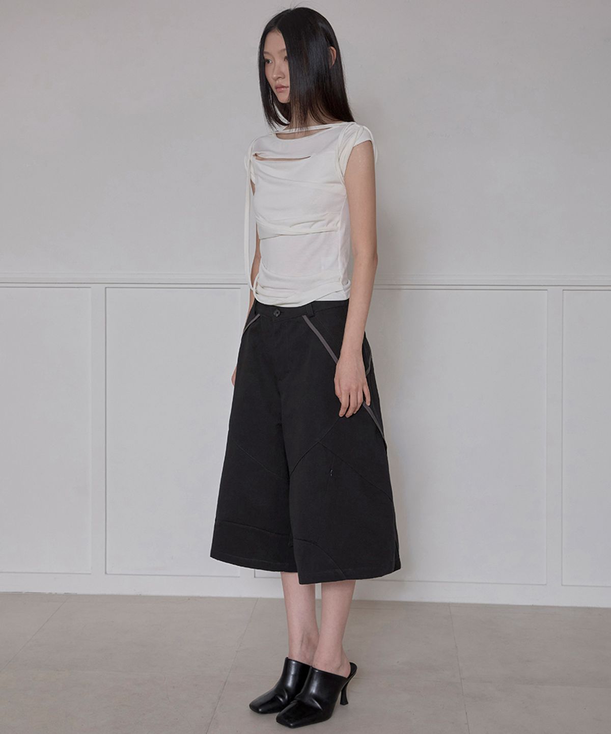 플레어업(FLAREUP) Asymmetrical Bermuda Shorts (FL-254_Black)
