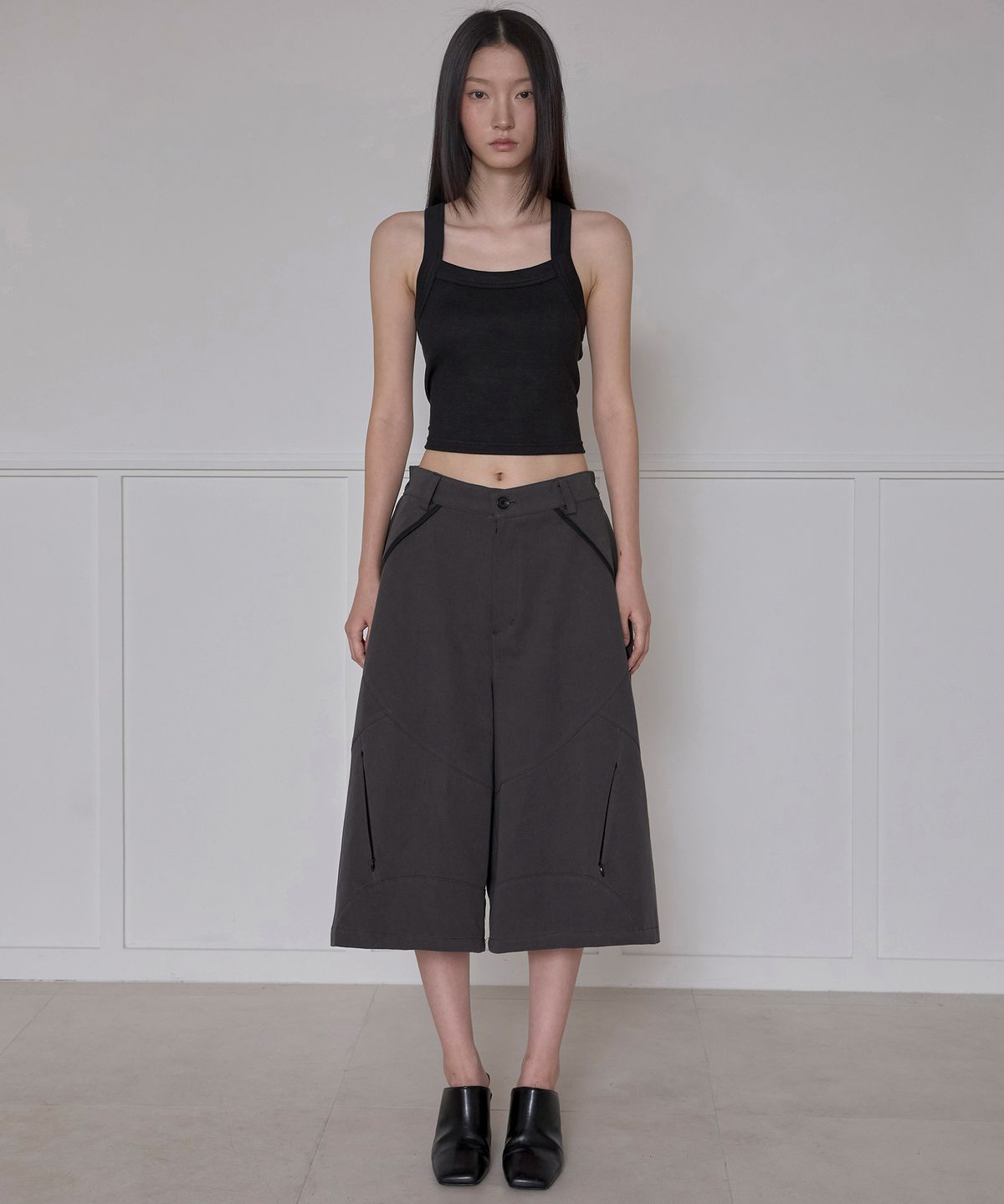 플레어업(FLAREUP) Asymmetrical Bermuda Shorts (FL-254_Charcoal)