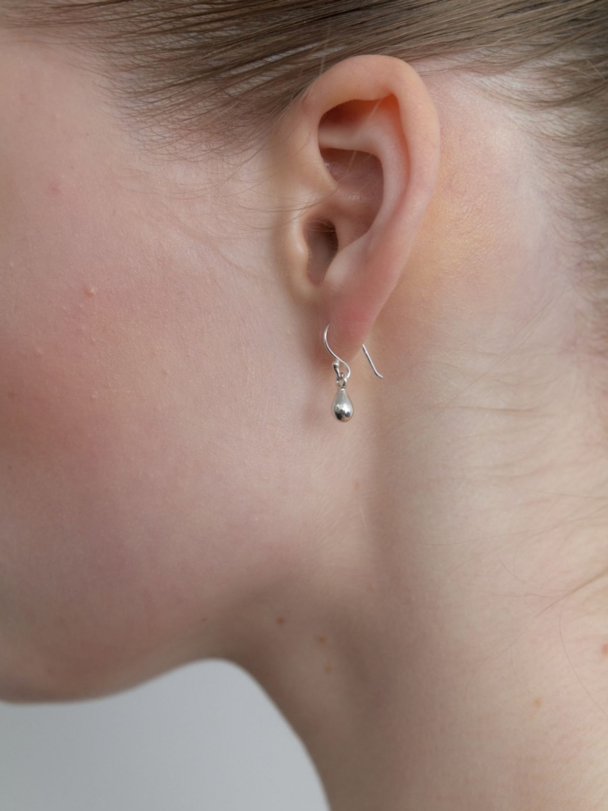 러브미몬스터(LOVE ME MONSTER) [Silver] Tini Drops Earrings (L251MER050)