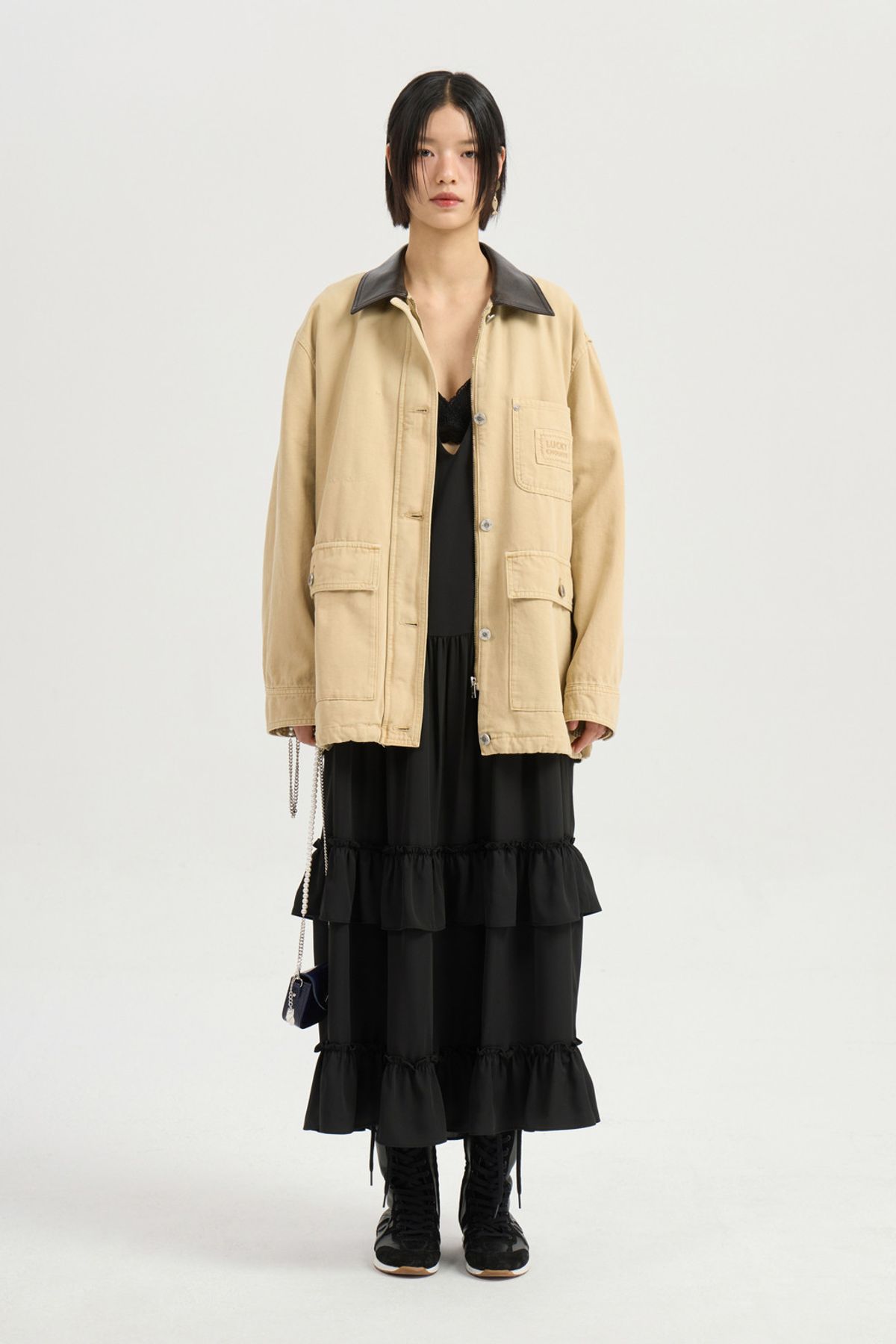 럭키슈에뜨(LUCKY CHOUETTE) Fake Leather Collar Denim Jumper (dark beige) LFPDM25360BED