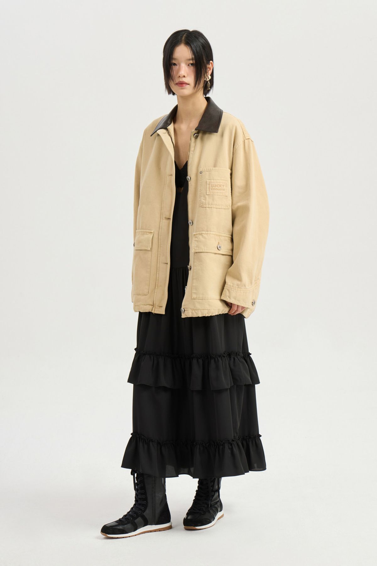 럭키슈에뜨(LUCKY CHOUETTE) Fake Leather Collar Denim Jumper (dark beige) LFPDM25360BED