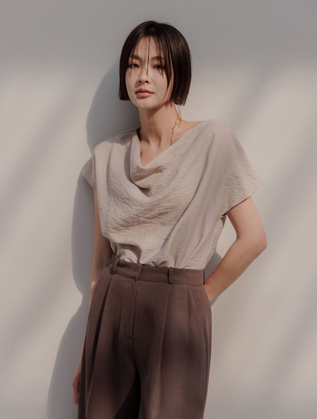 메무아(MEMUA) 린넨블랜드 웨이브 블라우스(베이지)