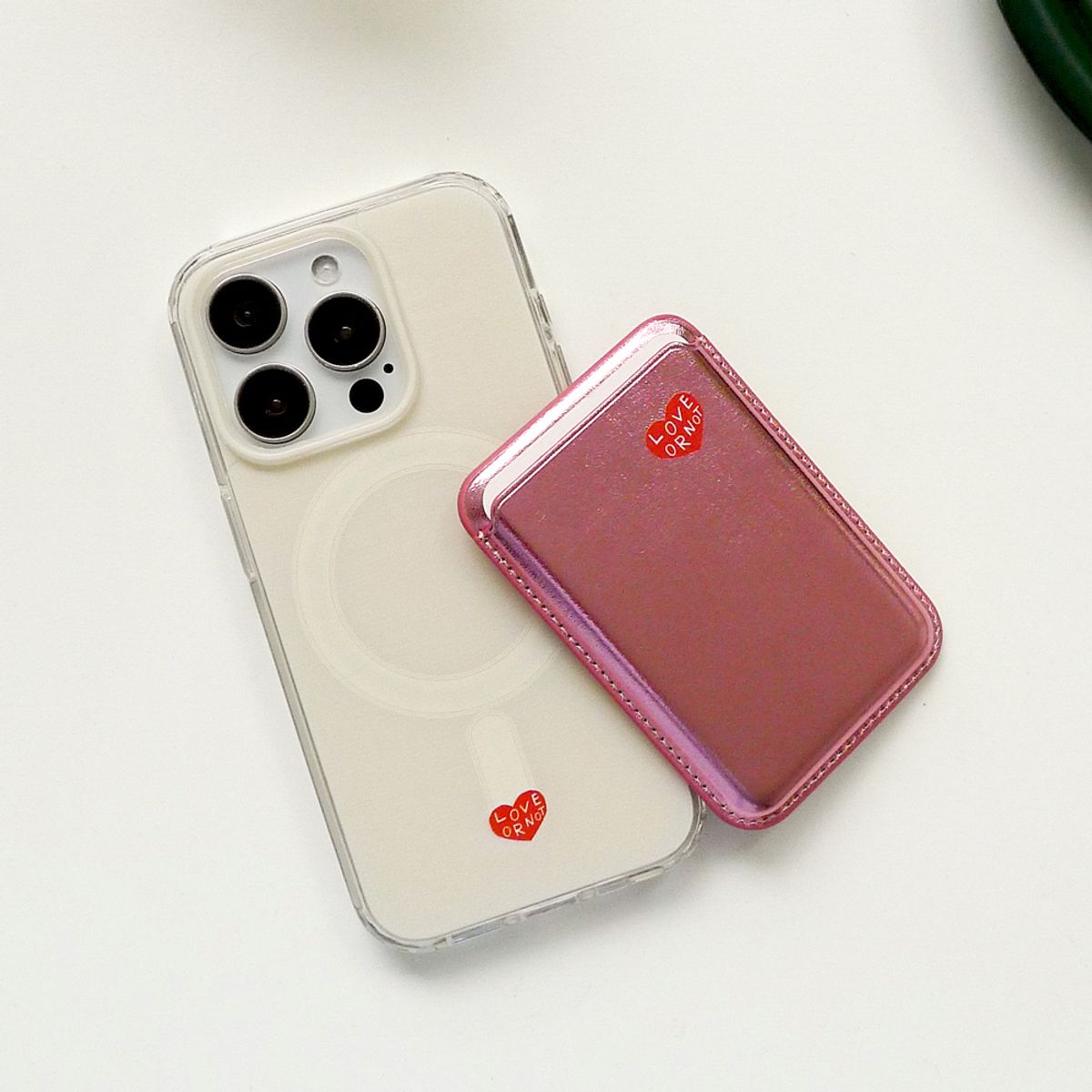 러브오낫(LOVE OR NOT) 맥세이프_Ivory Jell-Hard Magsafe Phonecase