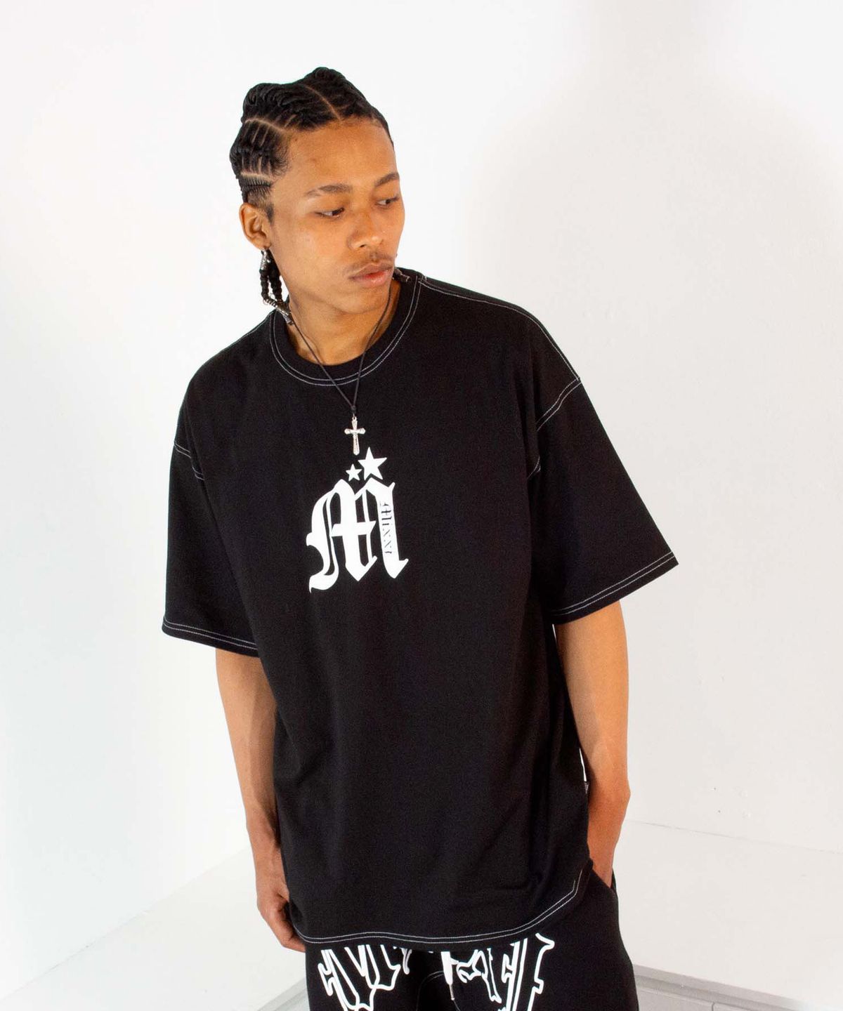 믹쓰제이(MIXXJ) STITCH STAR M TEE (BLACK)