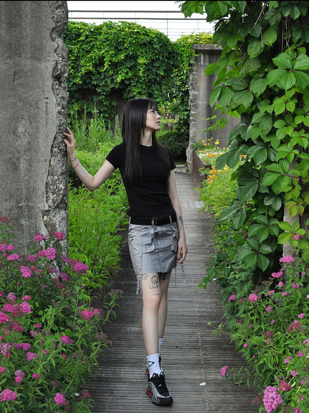 튜드(TUDE) 레이스 반팔티 검정