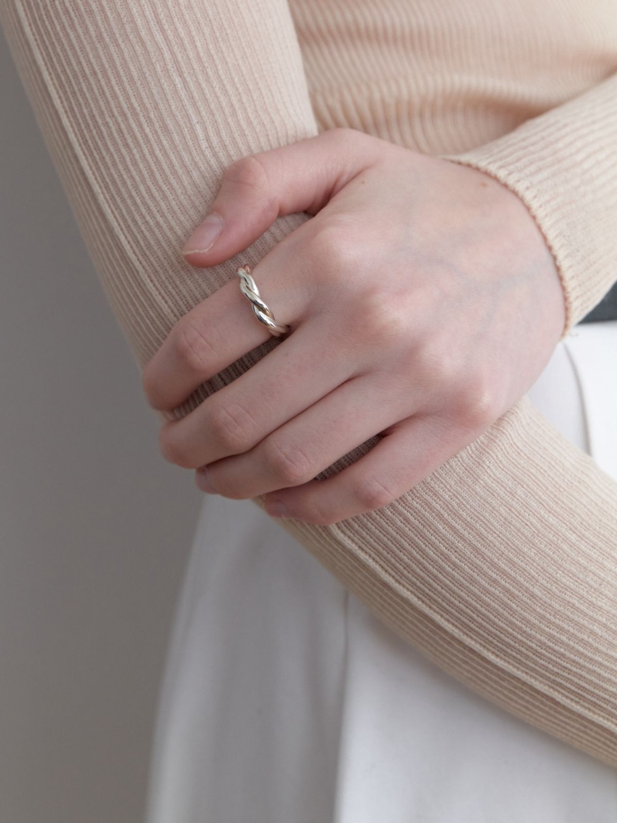 러브미몬스터(LOVE ME MONSTER) [Silver] Simple Twist Ring (L251MRI020)