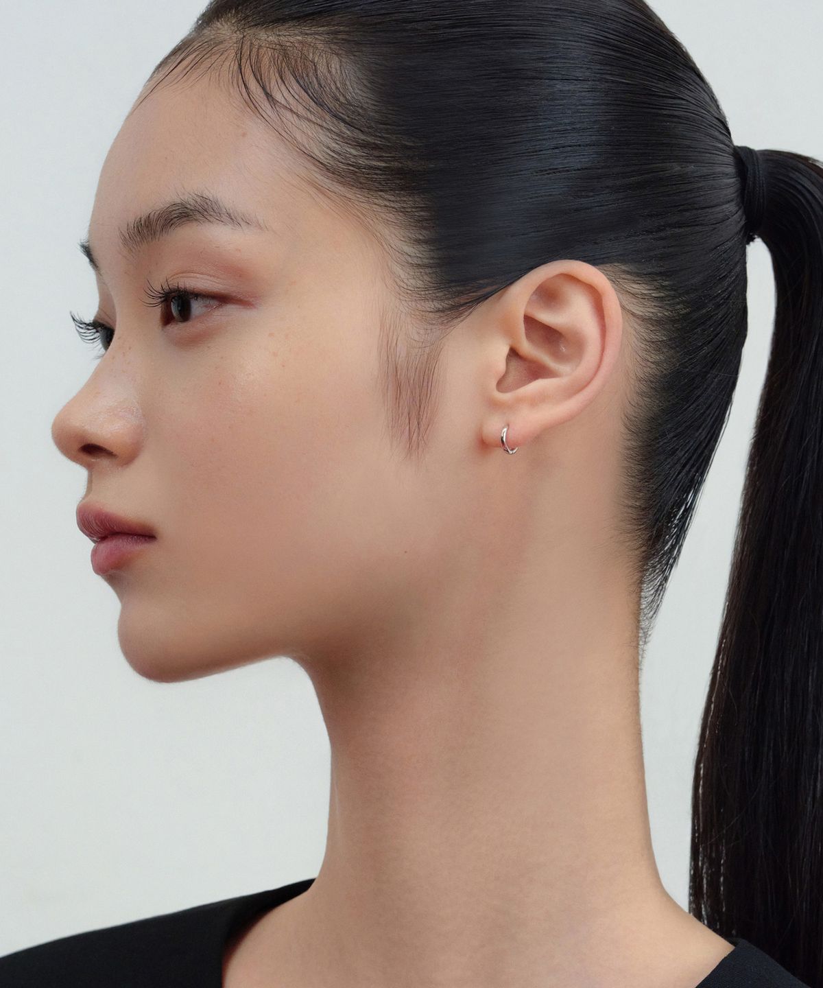 무신사 스탠다드 우먼(MUSINSA STANDARD WOMAN) 925 실버 후프 이어링_1.8T 9.5mm