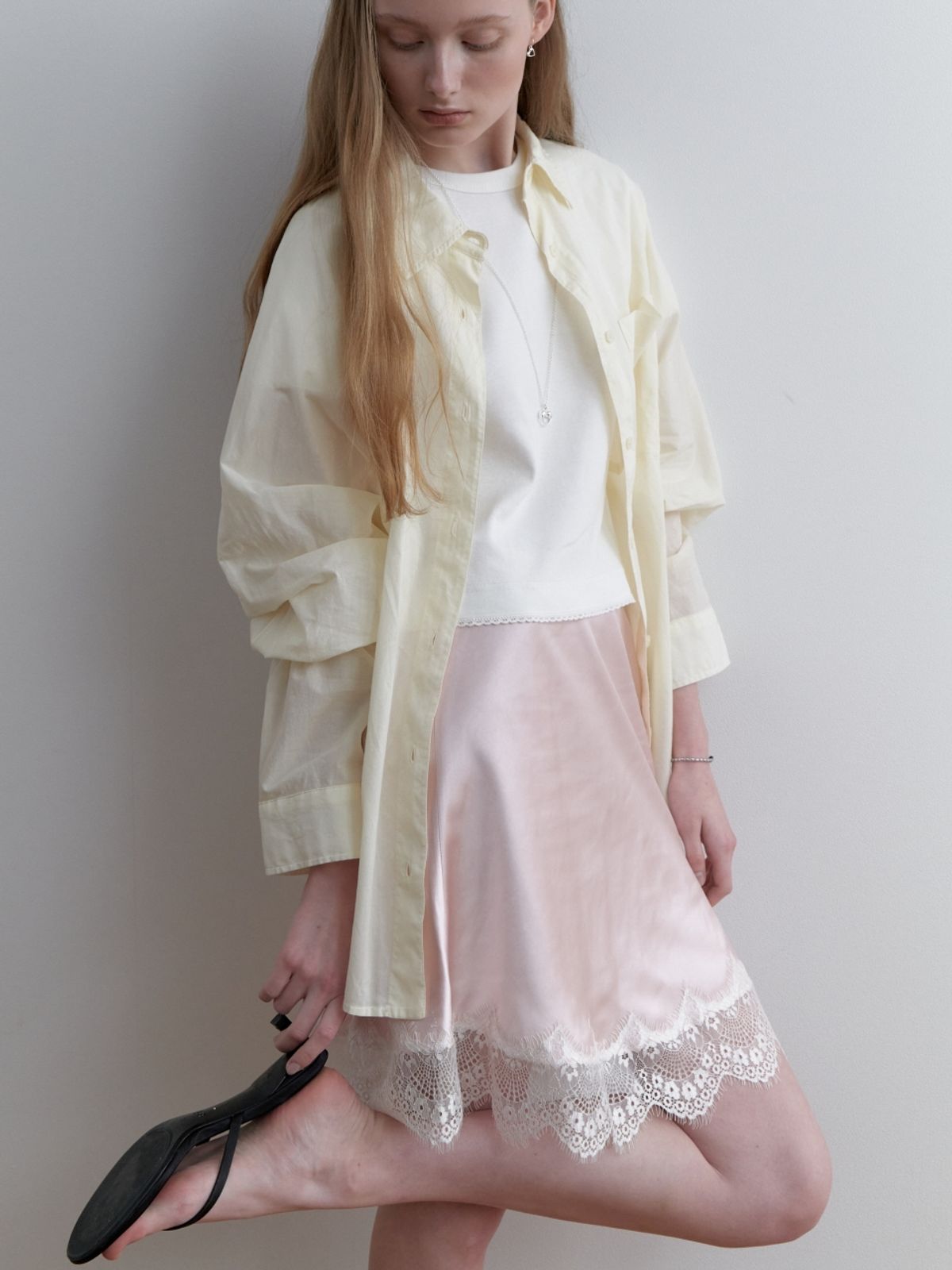 러브미몬스터(LOVE ME MONSTER) Vintage Lace Satin Midi Skirt_Peach Pink (L251MSK010)
