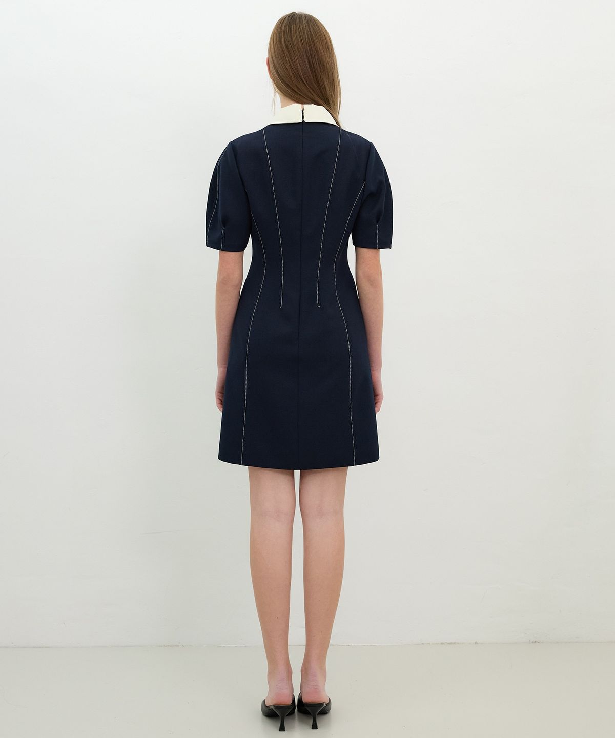올리브 데 올리브(OLIVE DES OLIVE) 라운드 배색 카라 미니 원피스 OW5XO4160