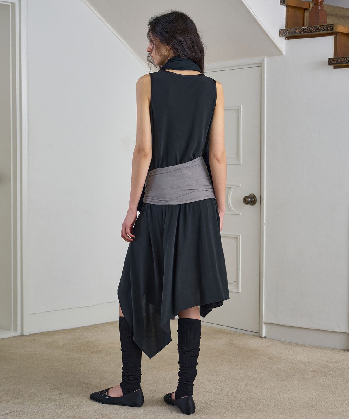 시메트릭 퍼센트(SYMMETRICPERCENT) Unbalance Hool Dress / Black