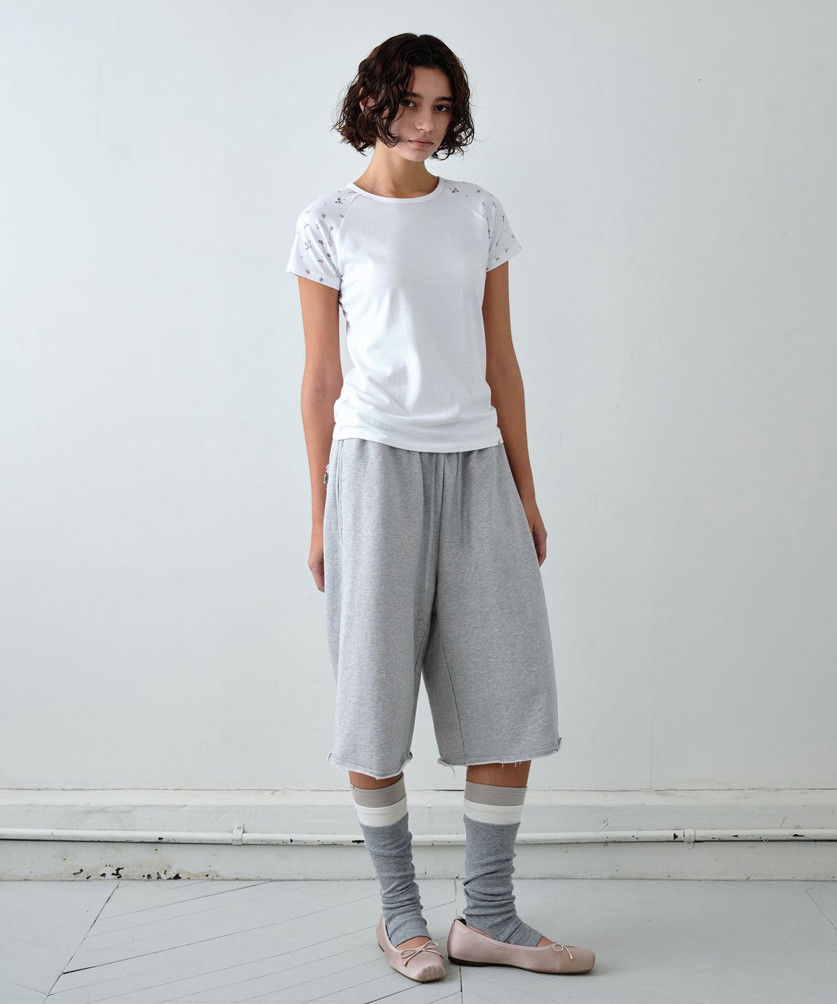 시메트릭 퍼센트(SYMMETRICPERCENT) Bermuda Sweat Pants / Melange Grey