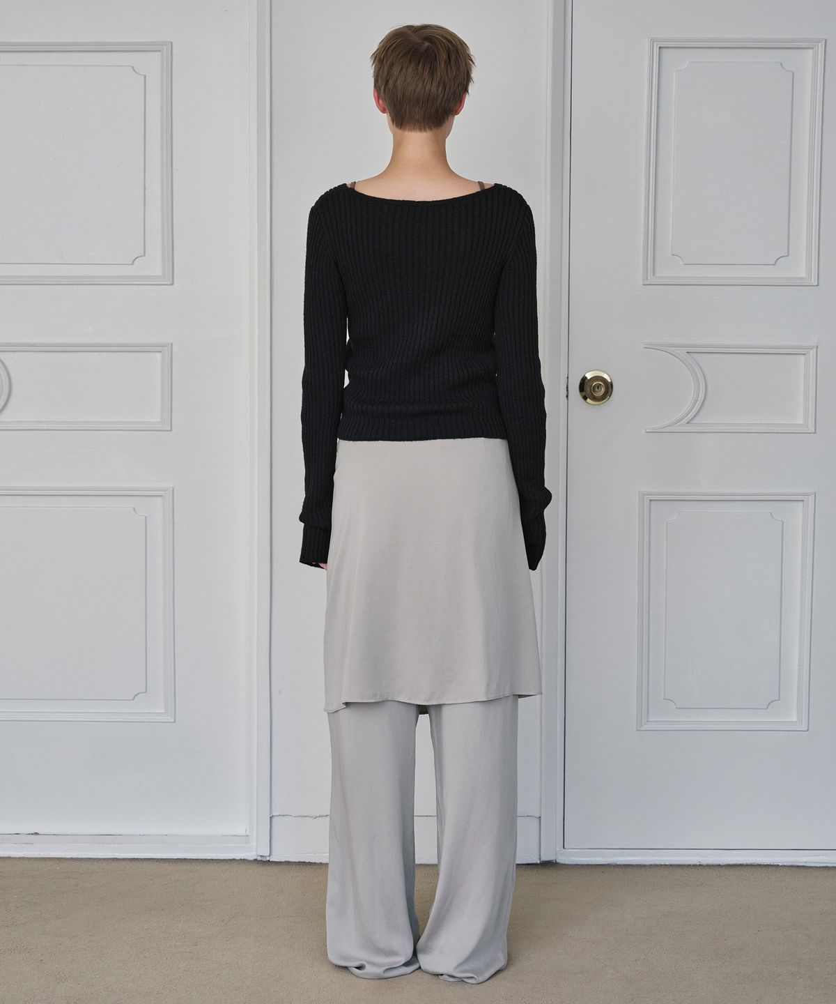 시메트릭 퍼센트(SYMMETRICPERCENT) Silky Skirt & Pants / Ash Beige