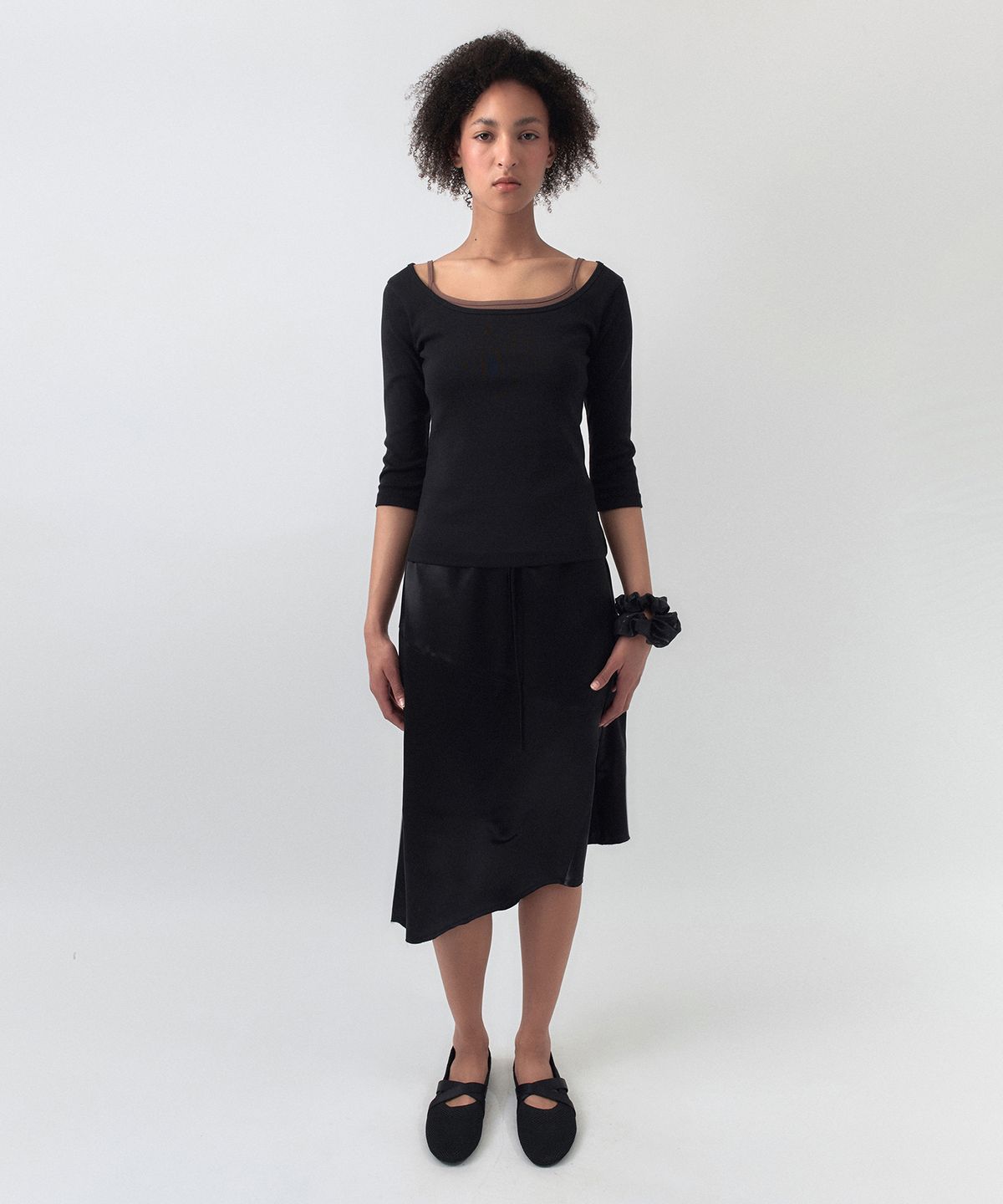 시메트릭 퍼센트(SYMMETRICPERCENT) Feminine 2-way Top / Black