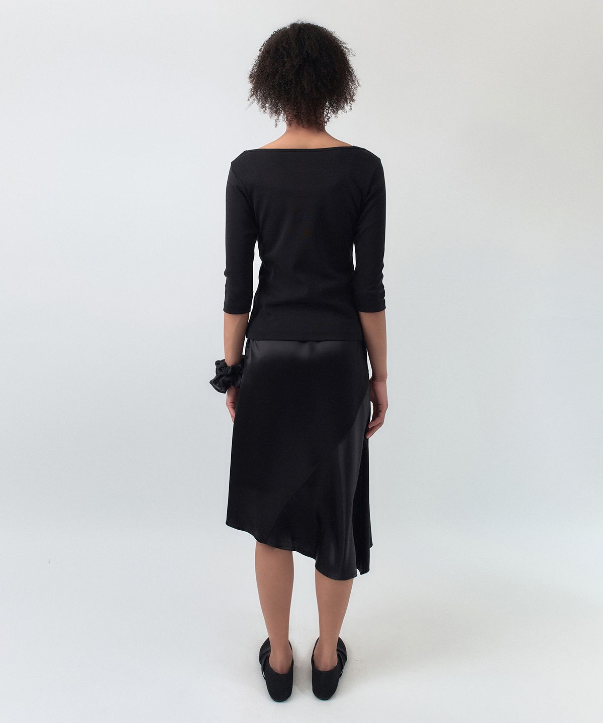 시메트릭 퍼센트(SYMMETRICPERCENT) Feminine 2-way Top / Black