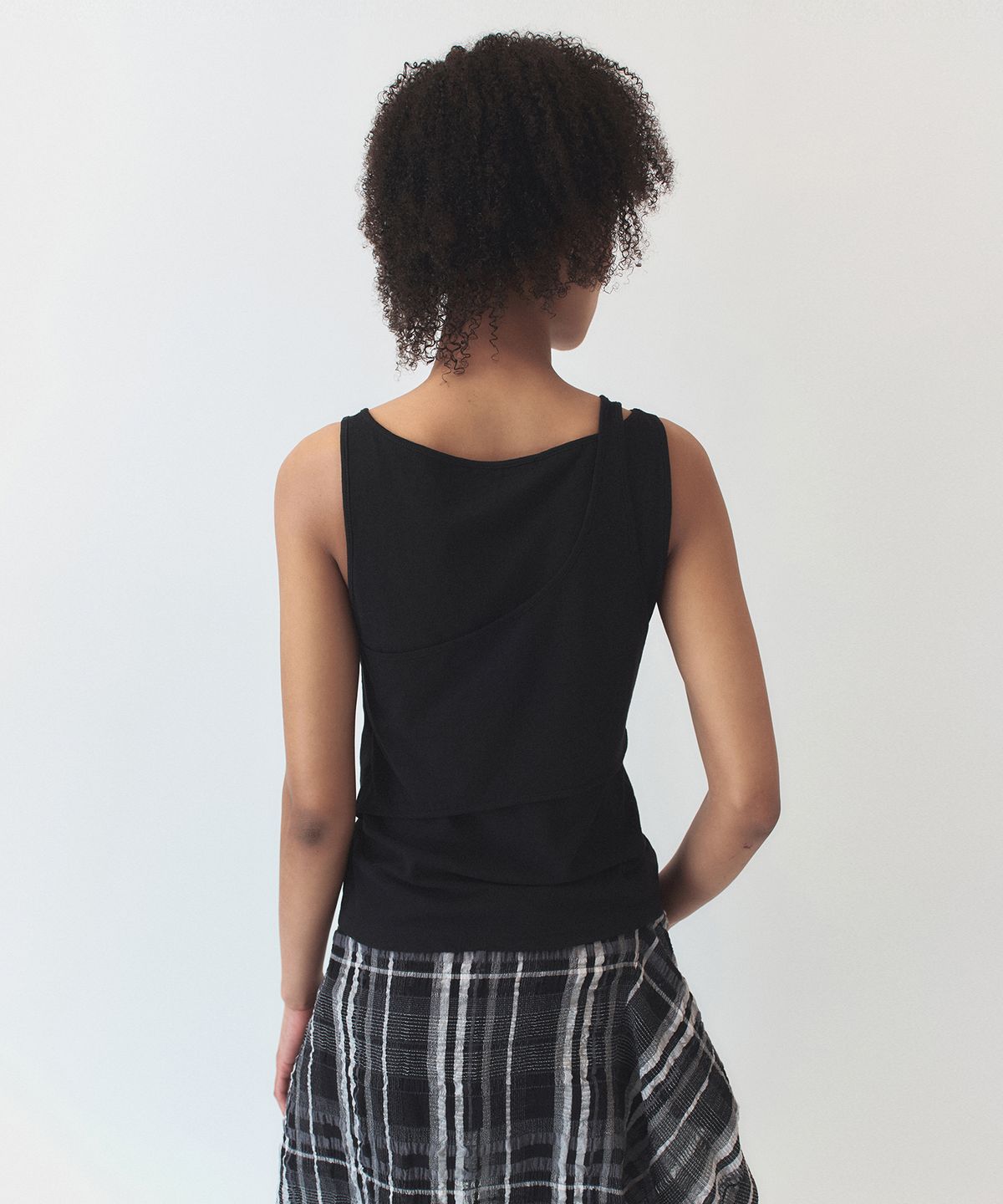 시메트릭 퍼센트(SYMMETRICPERCENT) Cotton Linen Double Sleeveless / Black