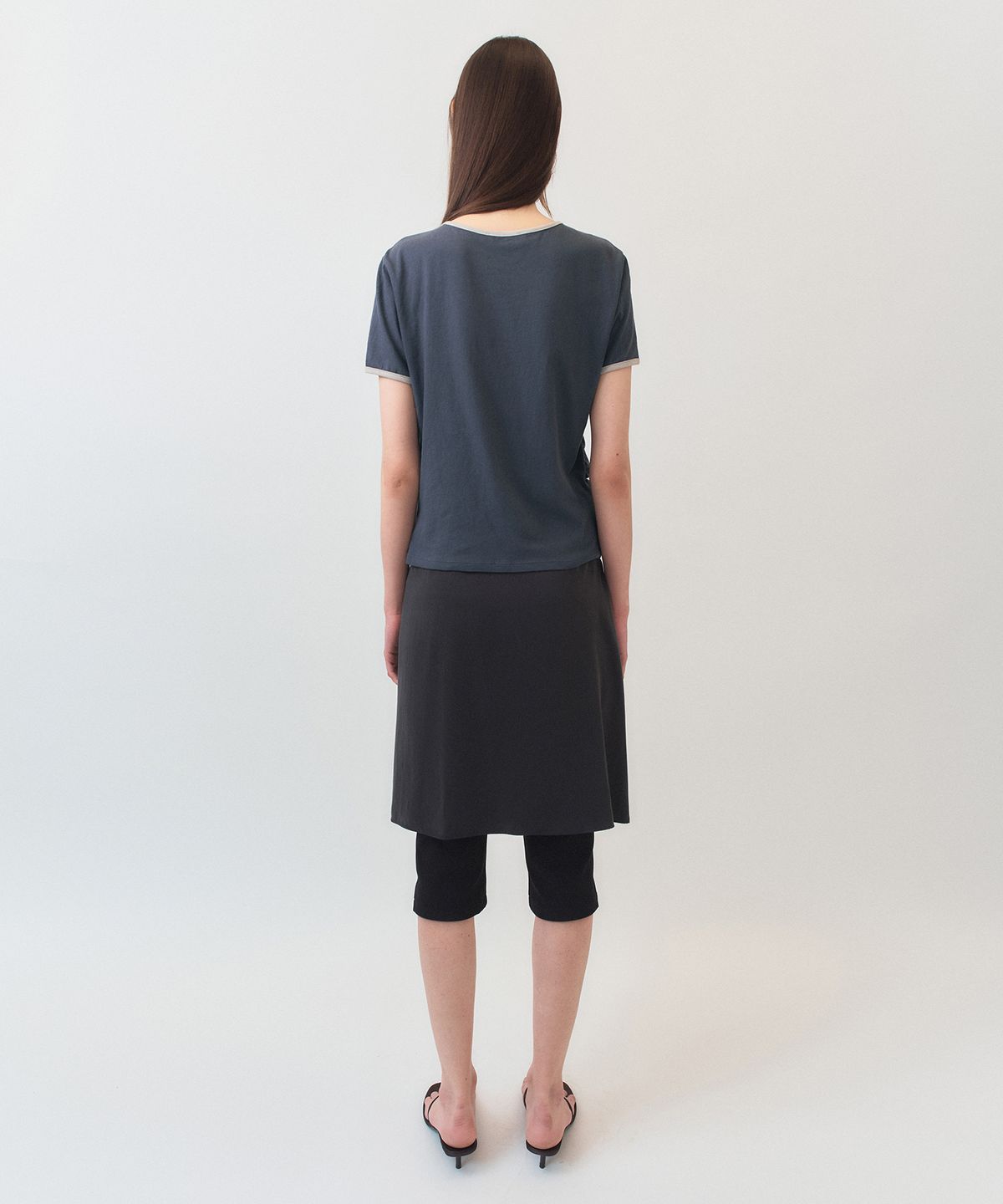 시메트릭 퍼센트(SYMMETRICPERCENT) Shirring Ringer Top / Charcoal