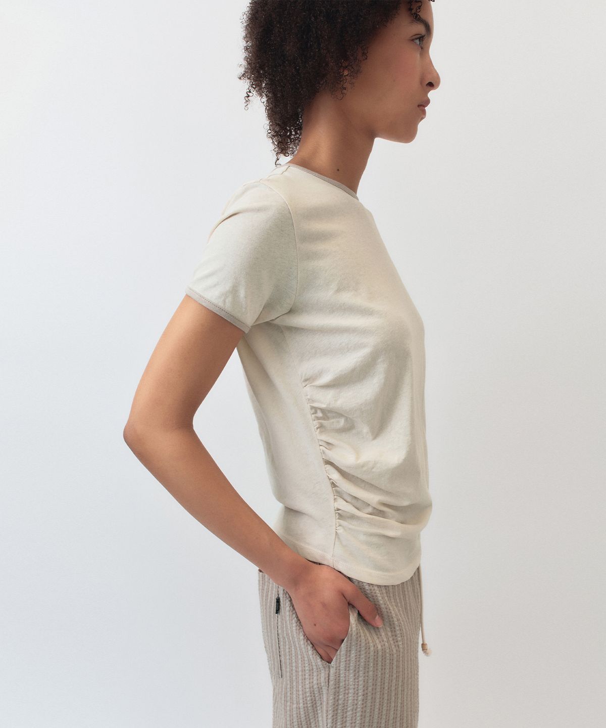 시메트릭 퍼센트(SYMMETRICPERCENT) Shirring Ringer Top / Beige