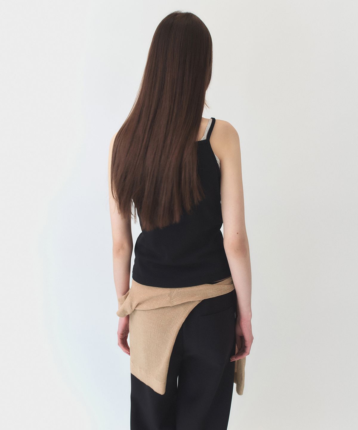 시메트릭 퍼센트(SYMMETRICPERCENT) Square Sleeveless / Black