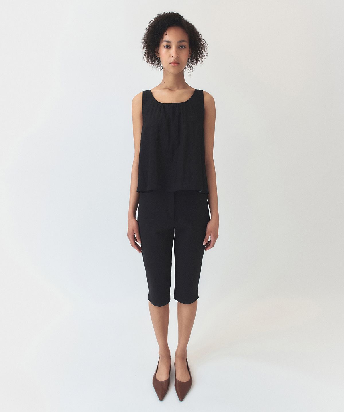 시메트릭 퍼센트(SYMMETRICPERCENT) Shirring Sleeveless Top / Black
