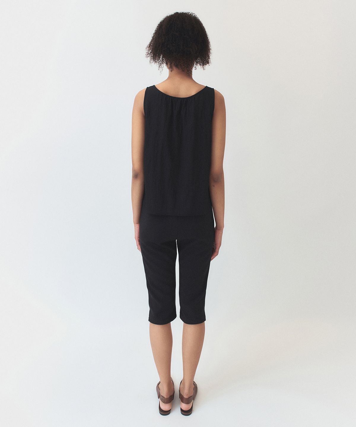 시메트릭 퍼센트(SYMMETRICPERCENT) Shirring Sleeveless Top / Black