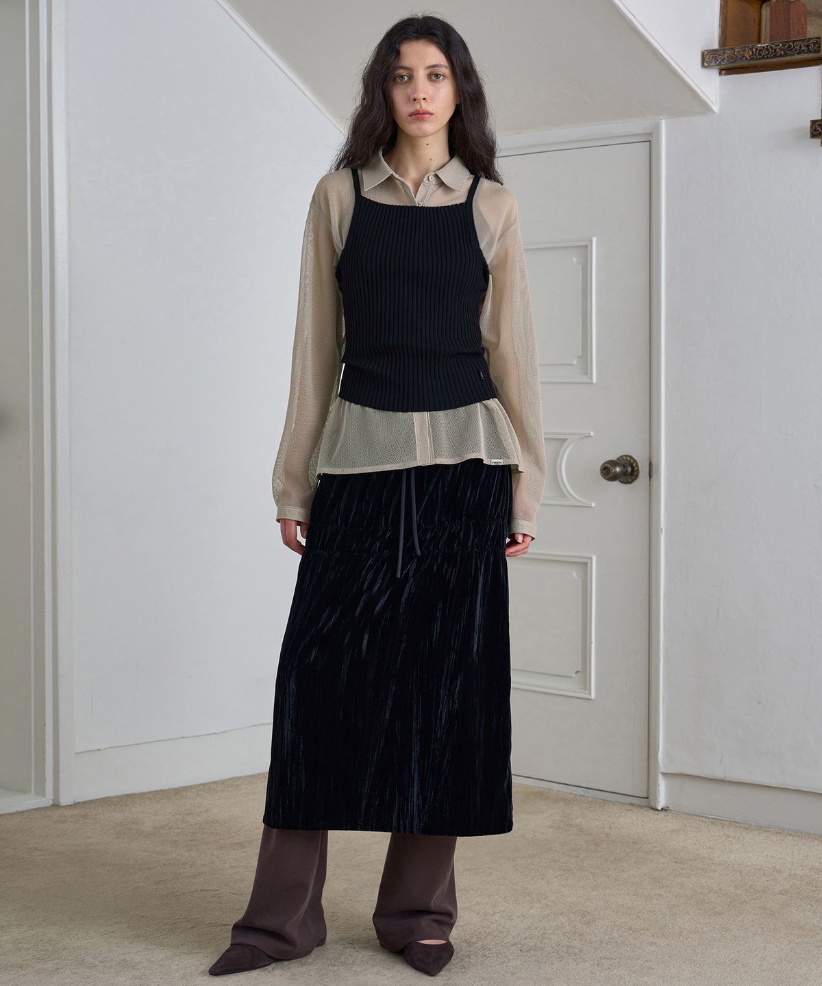 시메트릭 퍼센트(SYMMETRICPERCENT) Square Neck Knit Top / Black