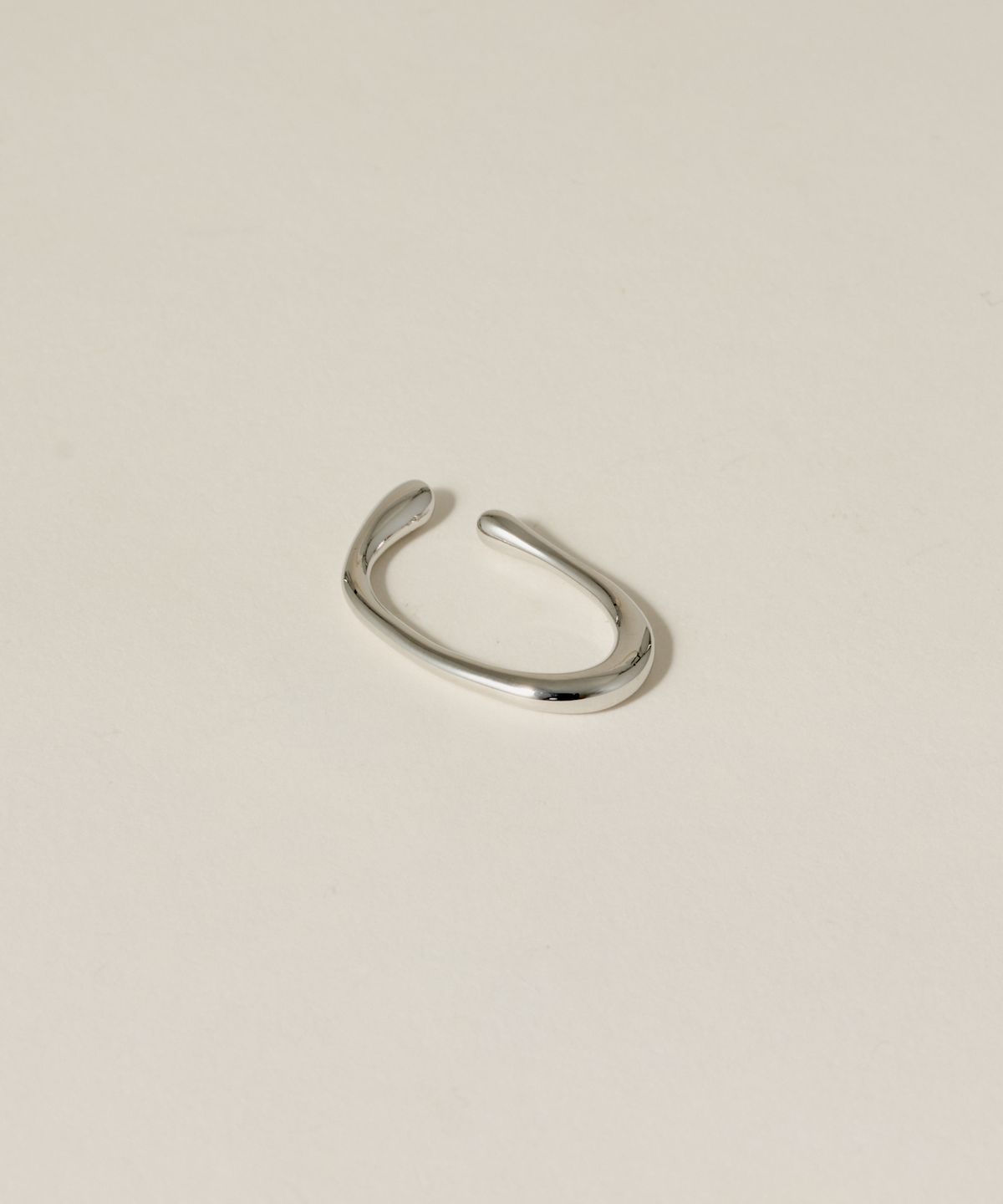 노비스도쿄(NOVICE TOKYO) 행 이어 커프 Hang Ear Cuff / Silver