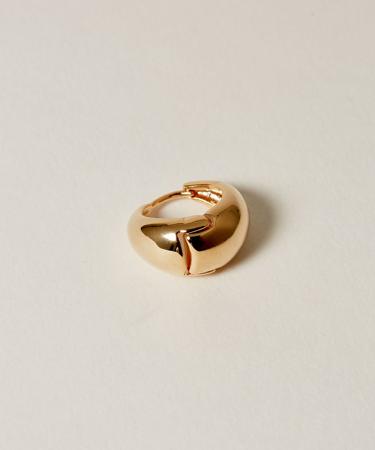 노비스도쿄(NOVICE TOKYO) 미니 컴팩트 오벌 피어스 Mini Compact Oval Pierce / Gold