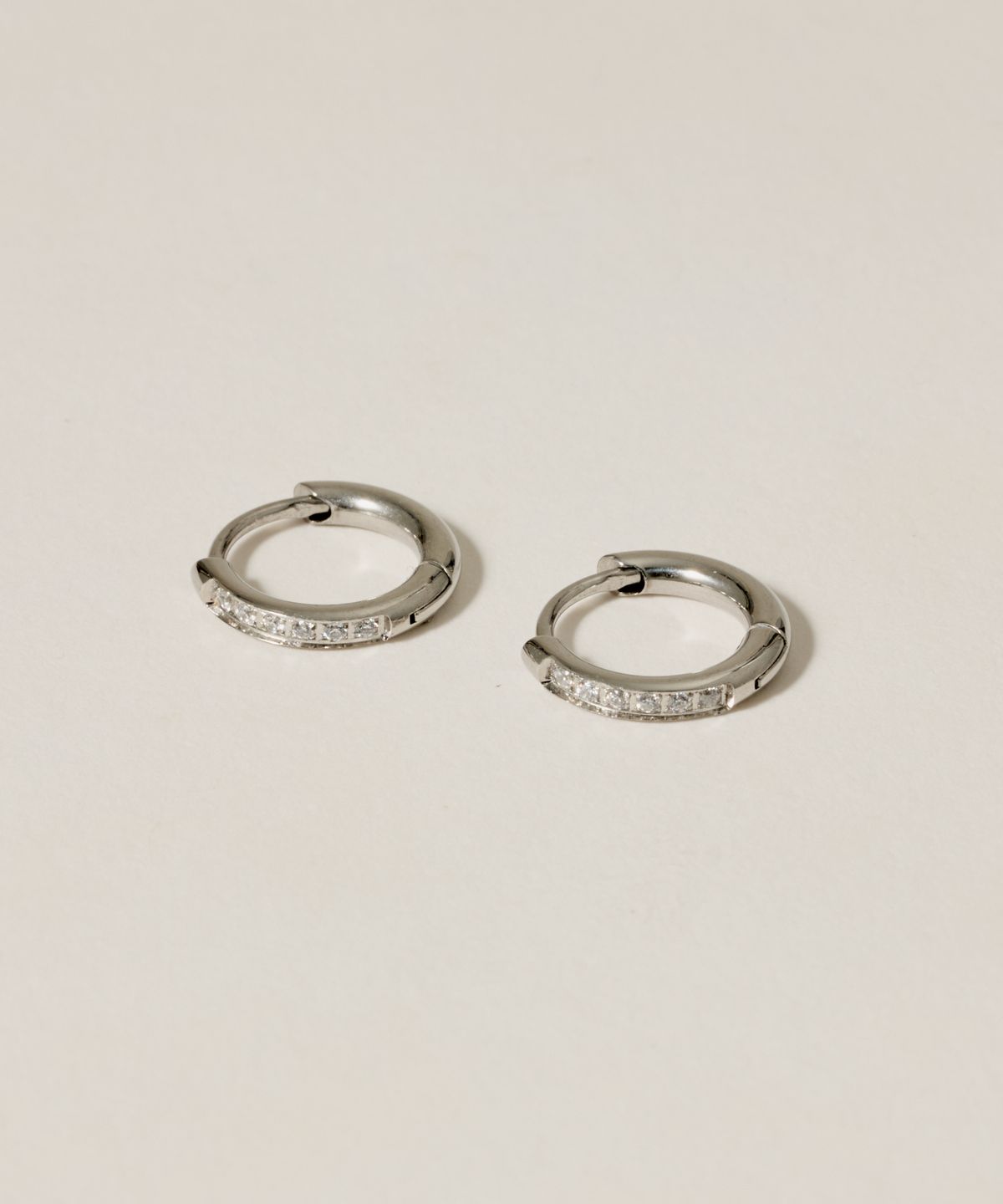 노비스도쿄(NOVICE TOKYO) CZ 후프 피어스 써지컬 CZ Hinged Hoop Pierce [Stainless] / Silver