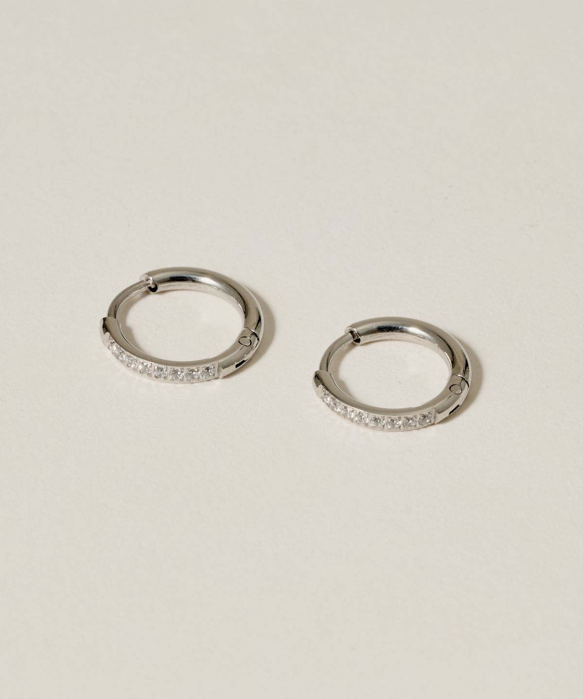 노비스도쿄(NOVICE TOKYO) CZ 후프 피어스 써지컬 CZ Hinged Hoop Pierce [Stainless] / Silver