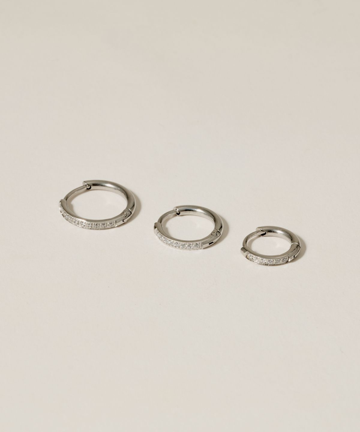 노비스도쿄(NOVICE TOKYO) CZ 후프 피어스 써지컬 CZ Hinged Hoop Pierce [Stainless] / Silver