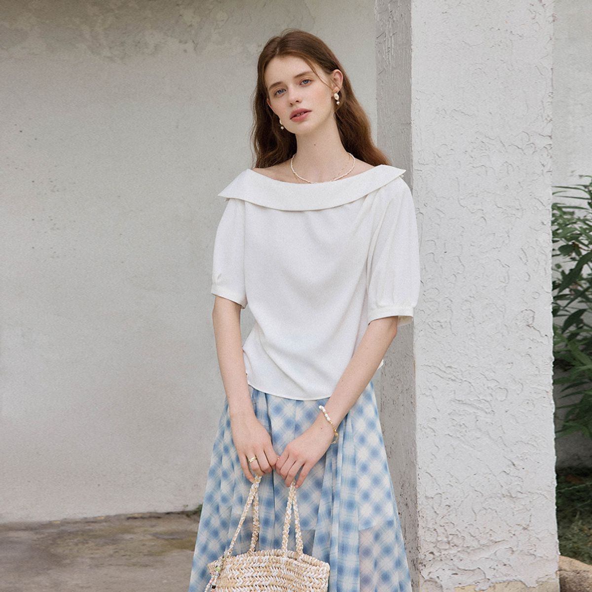 웬스데이딜라잇(WEDNESDAY DELIGHT) WD_Irregular one shoulder blouse
