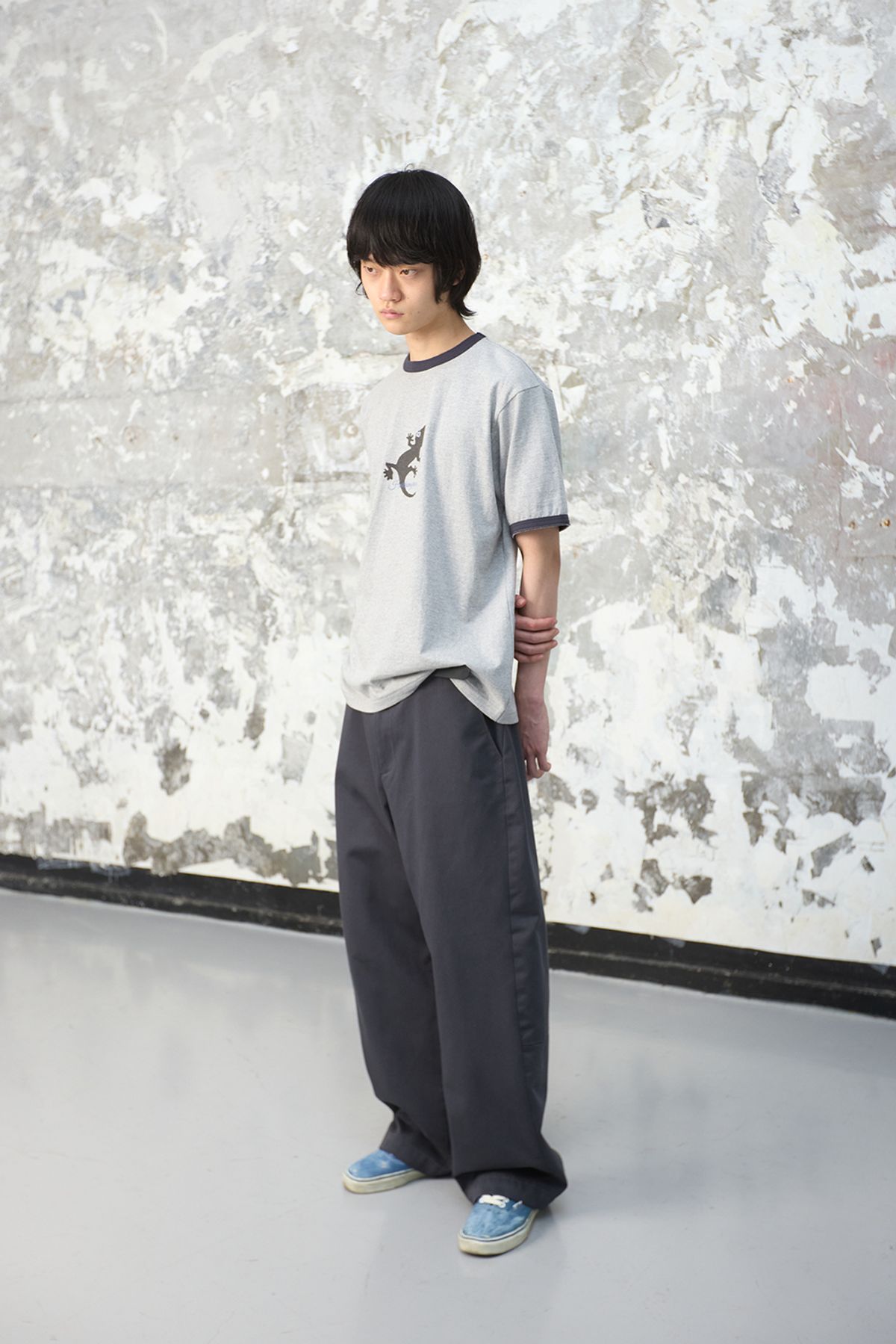 해칭룸(HATCHINGROOM) Curve Chino Pants Blue Charcoal
