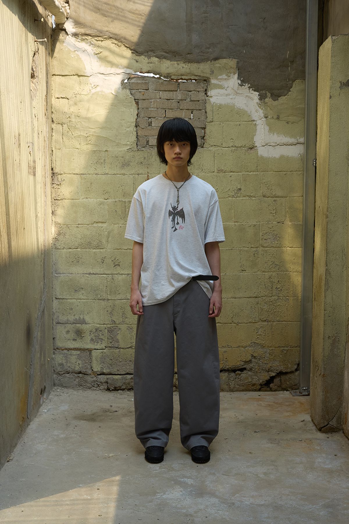 해칭룸(HATCHINGROOM) Curve Chino Pants Grey