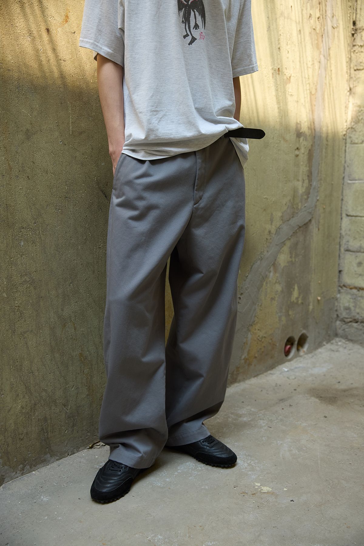 해칭룸(HATCHINGROOM) Curve Chino Pants Grey