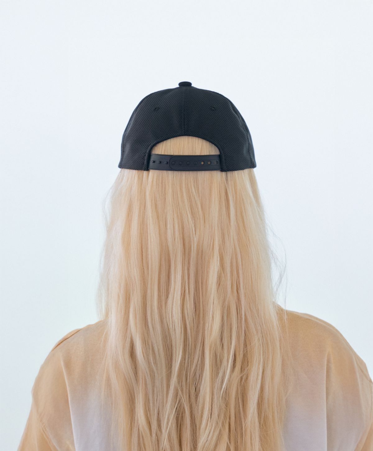 런던파퓸스 아카이브(LONDON PARFUMS ARCHIVE) MESH TRUCKER CAP BLACK