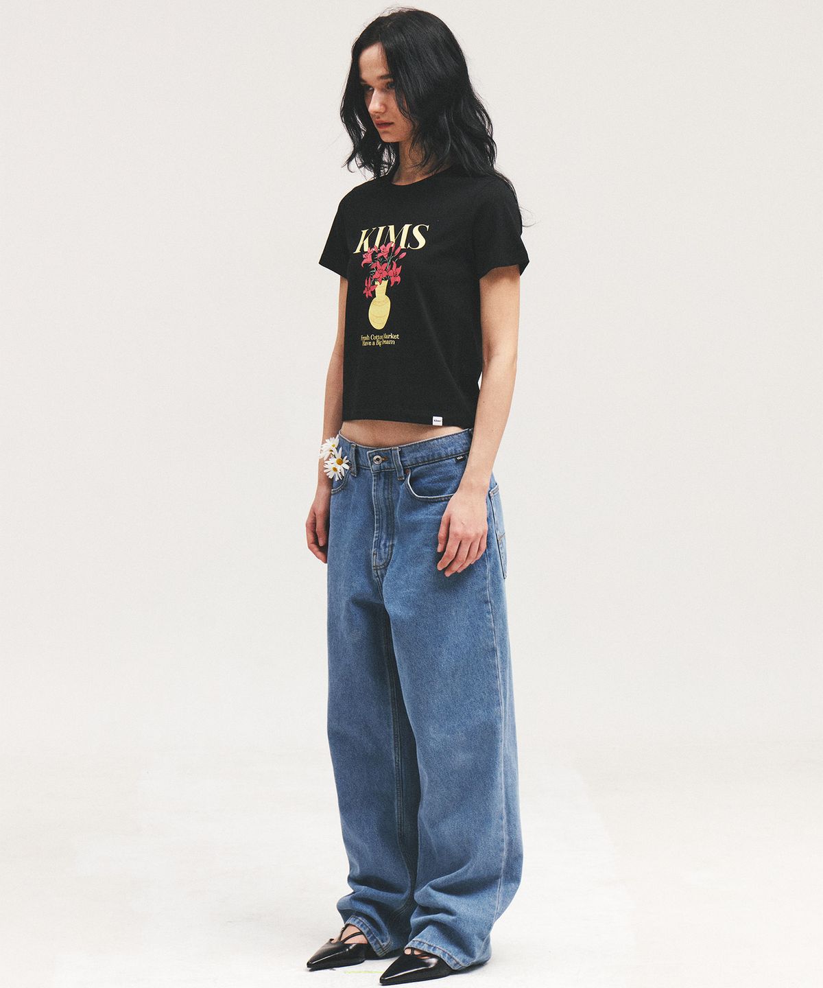킴스 프레시 코튼 마켓(KIMS FRESH COTTON MARKET) Vase Cartoon Tee Black