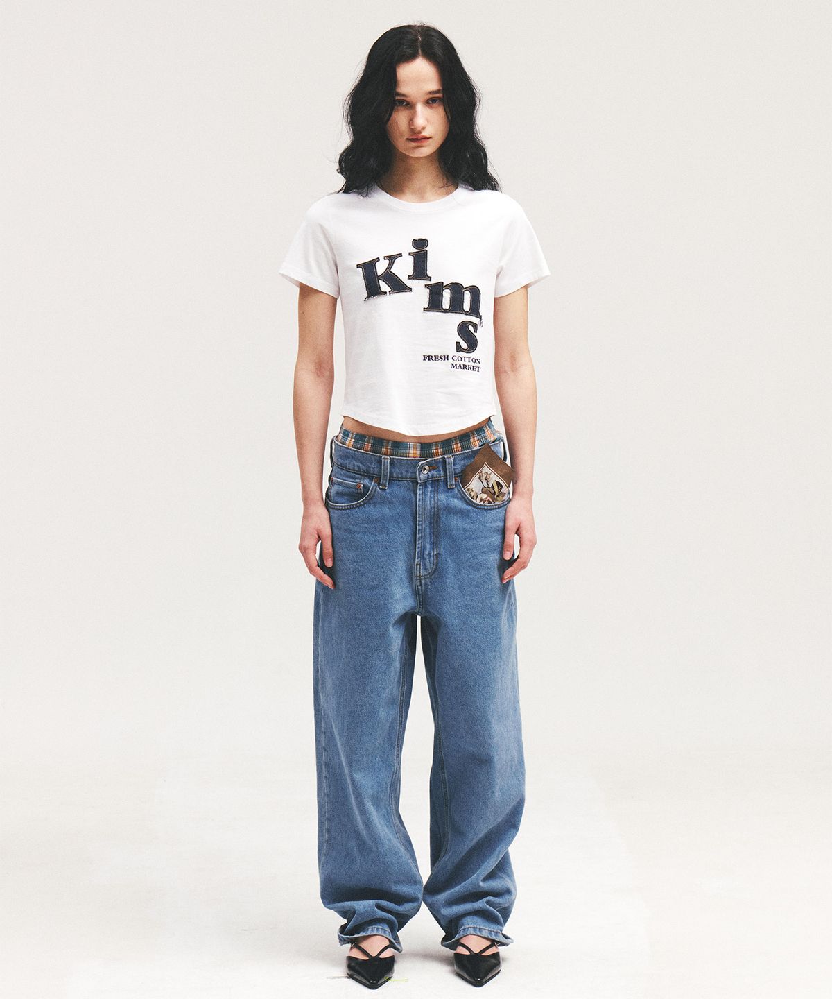 킴스 프레시 코튼 마켓(KIMS FRESH COTTON MARKET) Messy Denim Applique Tee White
