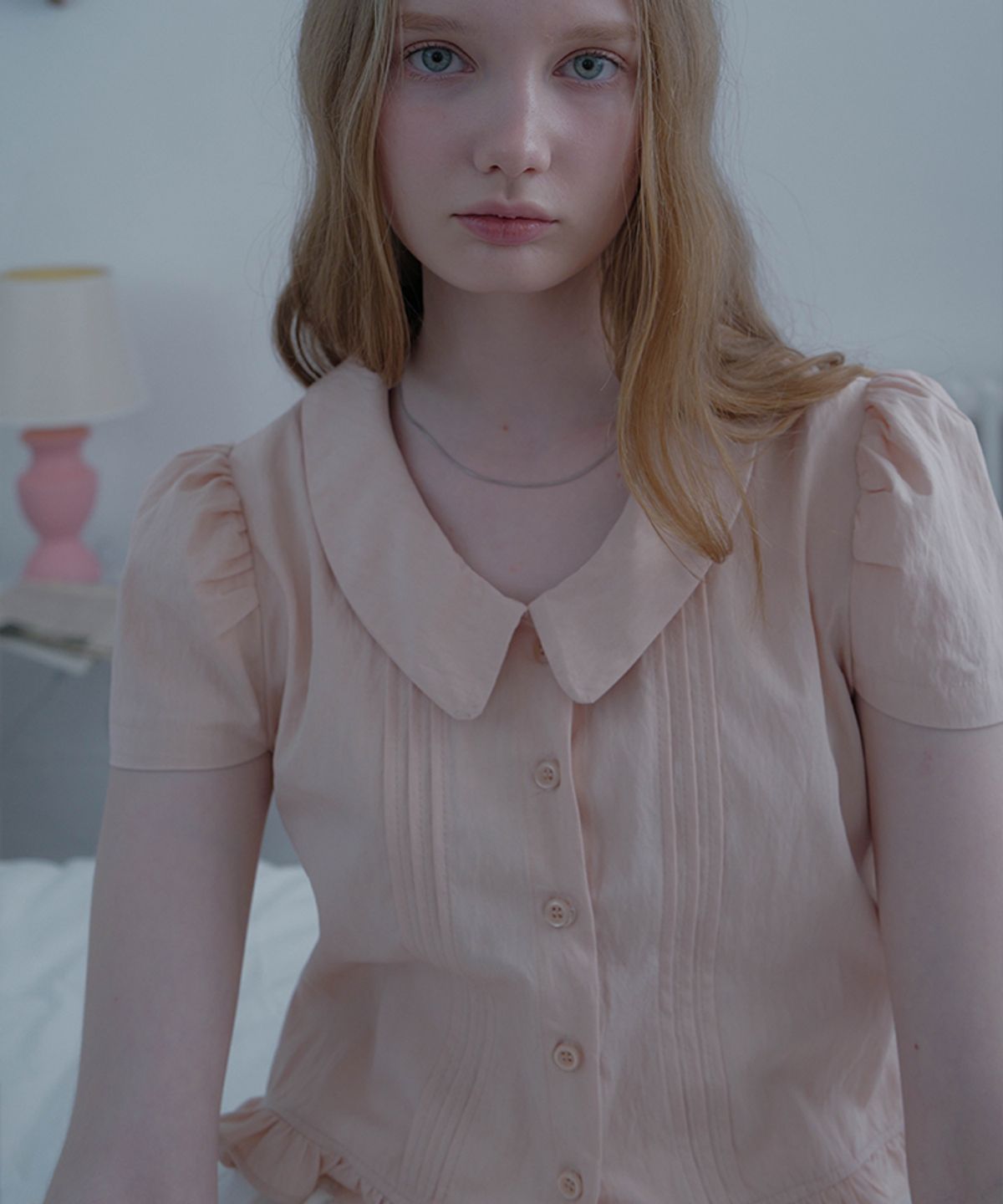 드헤베(DEHEVE) Mini Ruffle Crop Blouse [Light Pink]