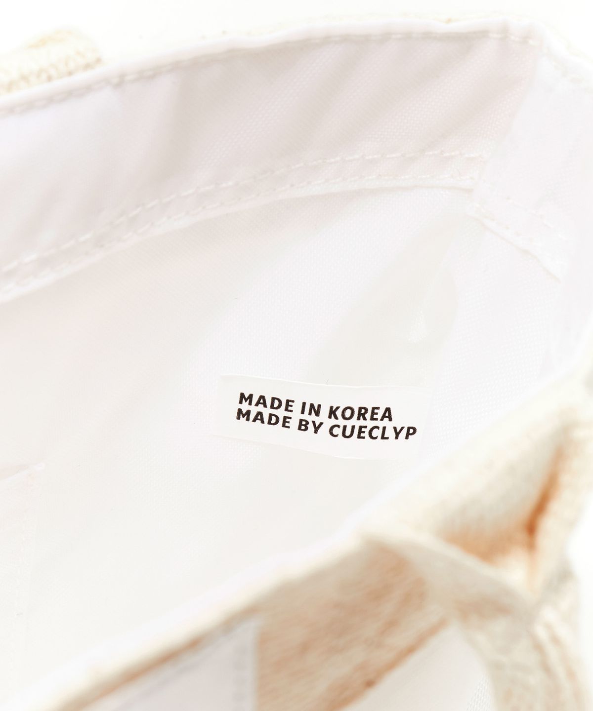 큐클리프(CUECLYP) [Hidden Worker] Basic Tote Bag (White)