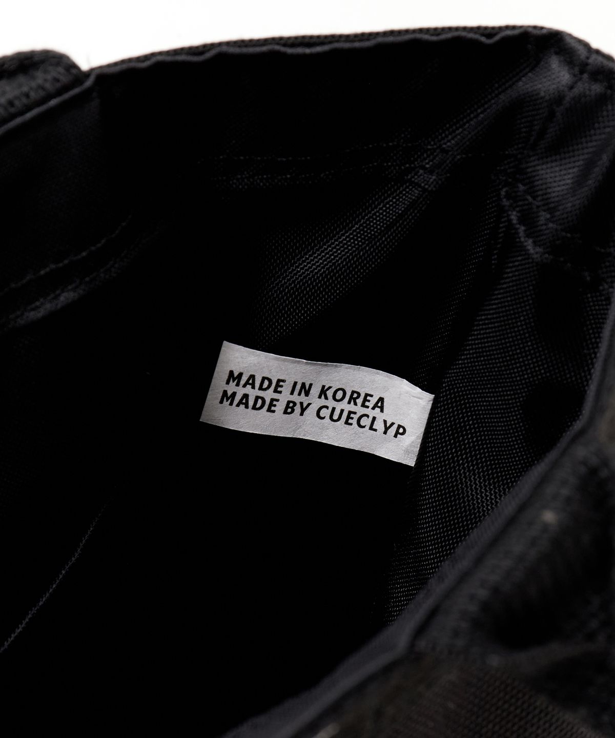큐클리프(CUECLYP) [Hidden Worker] Basic Tote Bag (Black)