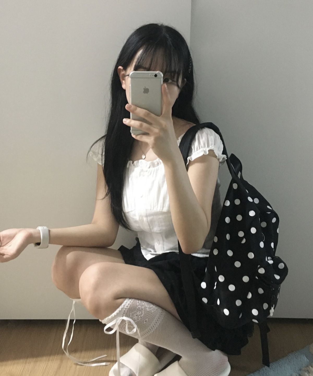 베테제(VETEZE) [에이프릴에잇X베테제] 도트 미니 백팩