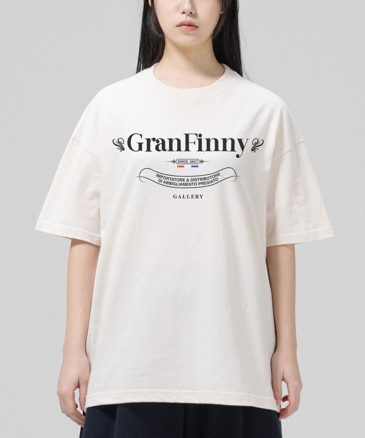 그랜피니(GRANFINNY) 클래식 로고 오버핏 반팔티-내추럴코튼