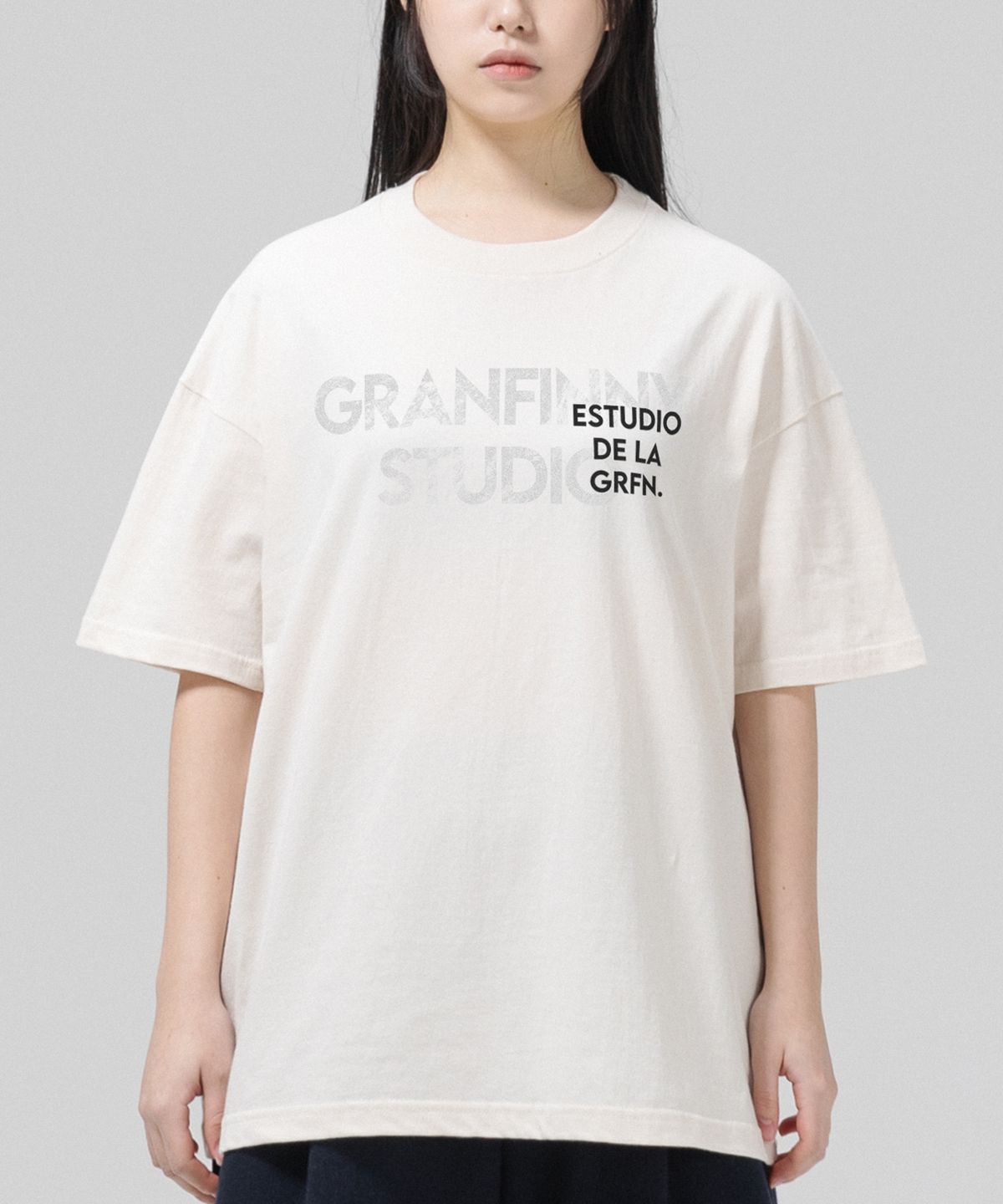 그랜피니(GRANFINNY) 스튜디오 오버핏 반팔티-내추럴코튼