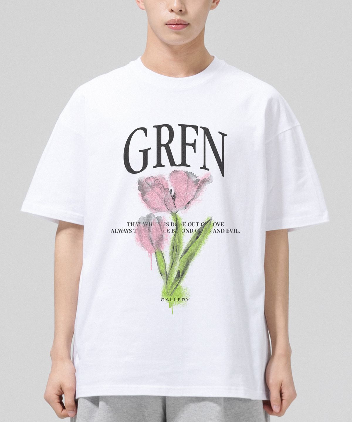 그랜피니(GRANFINNY) 로고 플라워 오버핏 반팔티-화이트
