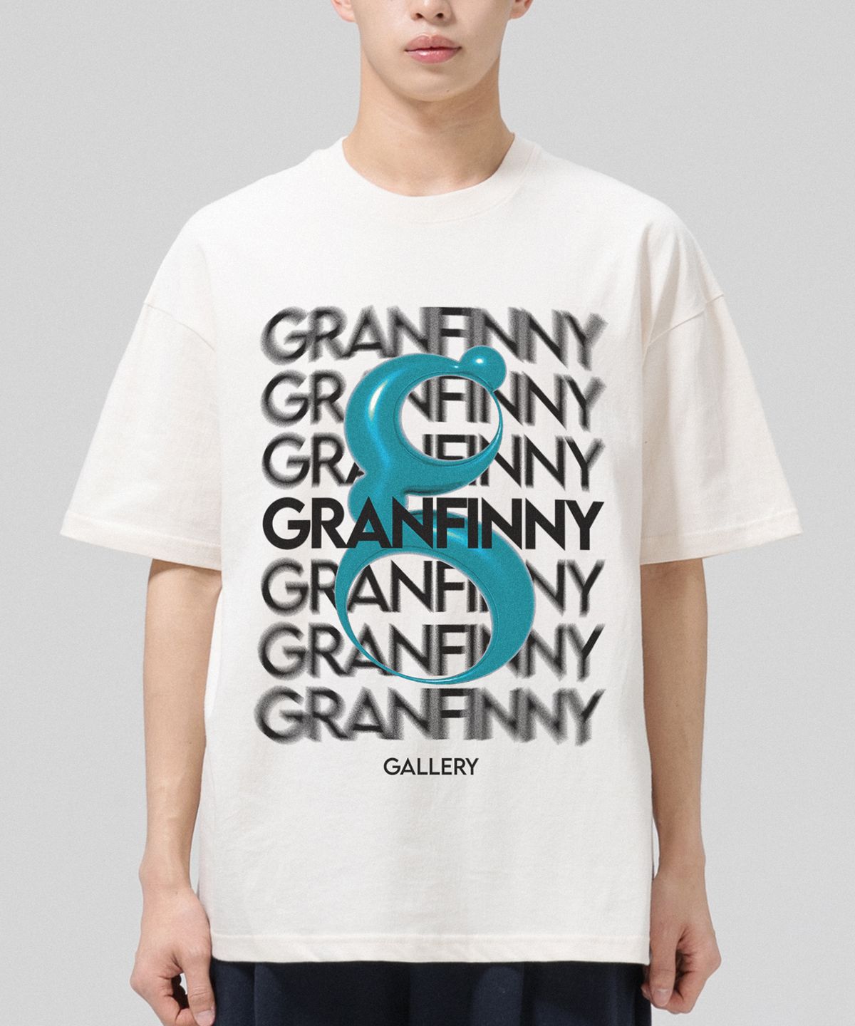 그랜피니(GRANFINNY) 키네틱 타이포 오버핏 반팔티-내추럴코튼